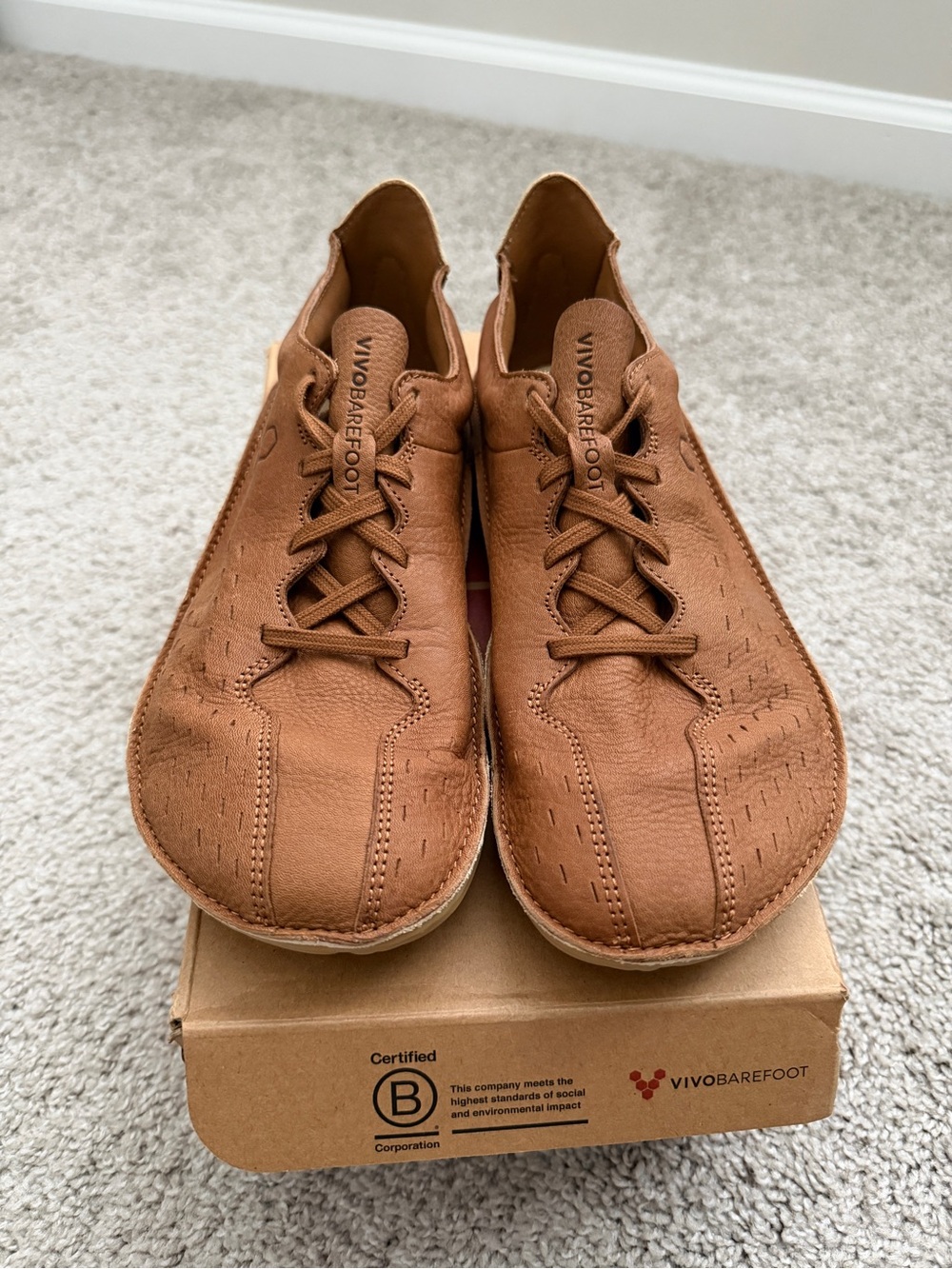 Vivo Barefoot Men's Tan Leather Sensus shoe, size 8.